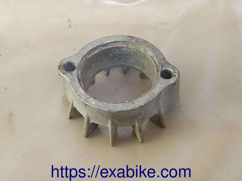 exhaust pipe clamp Honda CB650C - photo 2