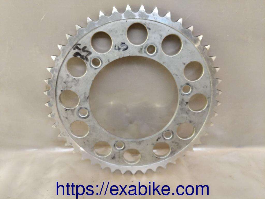 rear sprocket Suzuki RGV 250 - photo 1