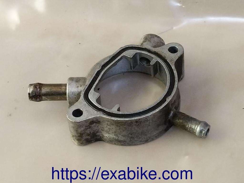 thermostat case Honda CBR 1100 XX - photo 1