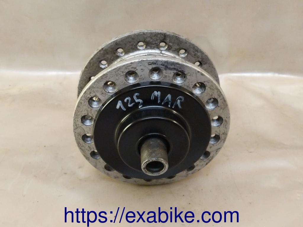 front wheel hub Suzuki Marauder 125 - photo 1