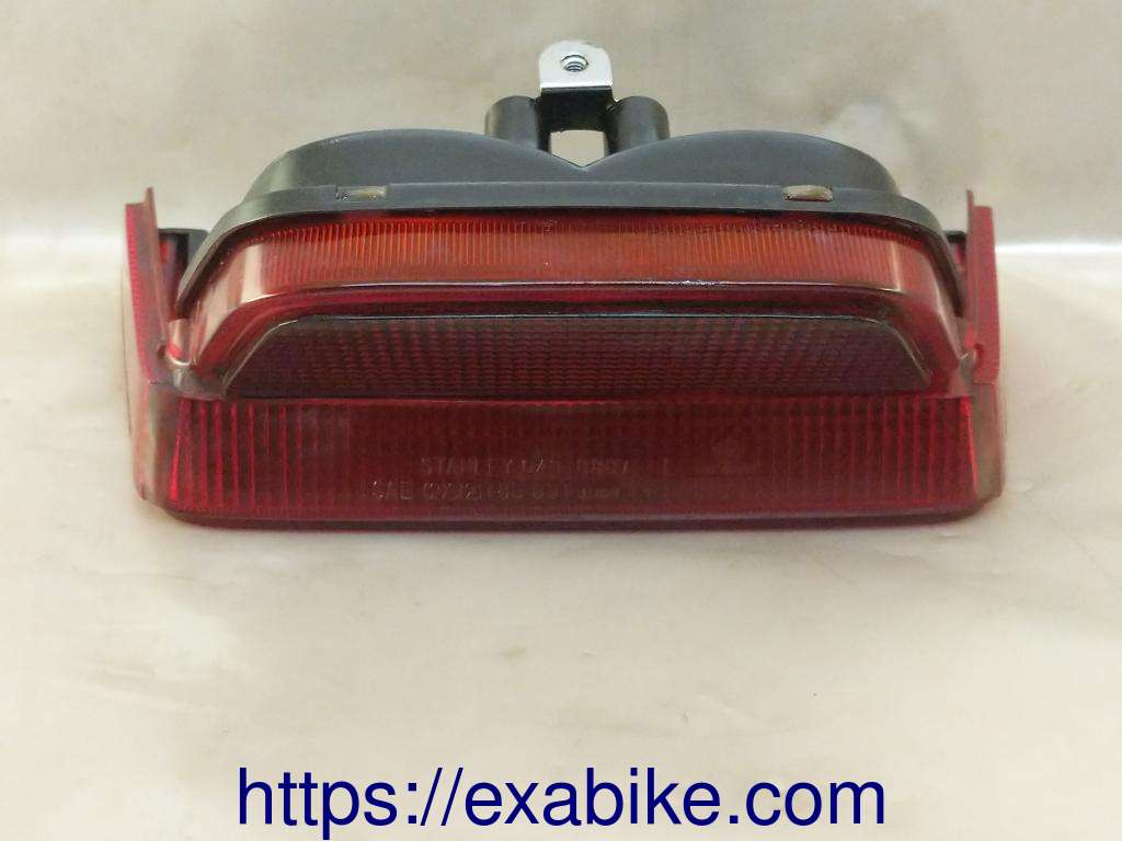 feu arrière Honda VFR 750 - photo 1
