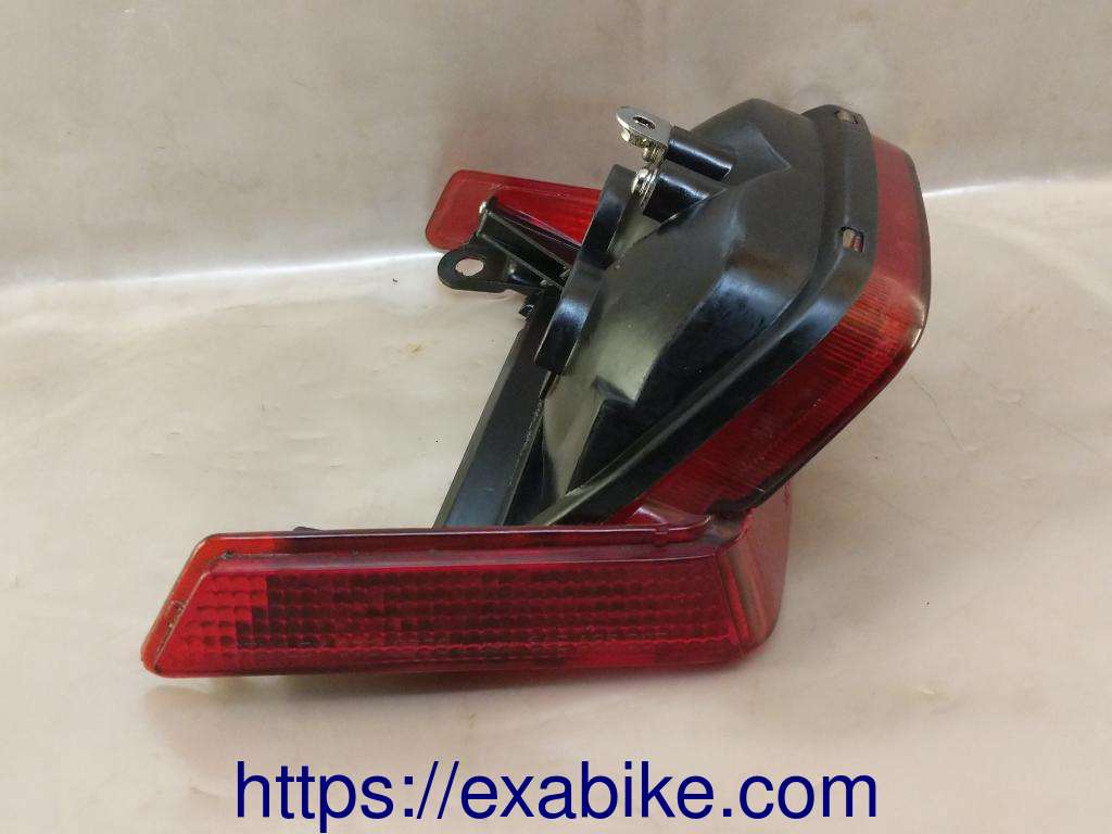 feu arrière Honda VFR 750 - photo 2