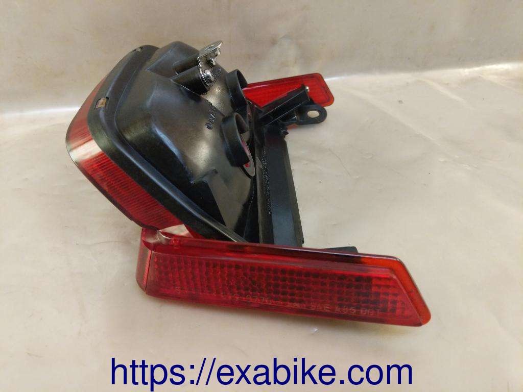 feu arrière Honda VFR 750 - photo 3