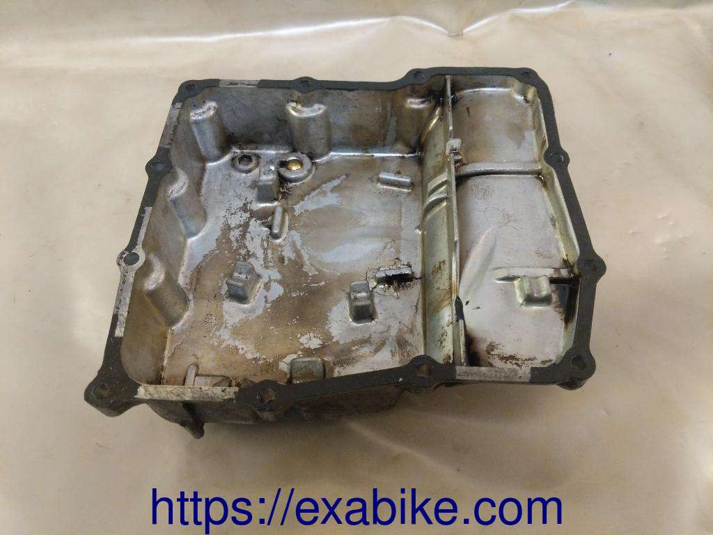 oil pan Honda VFR 750 - photo 2