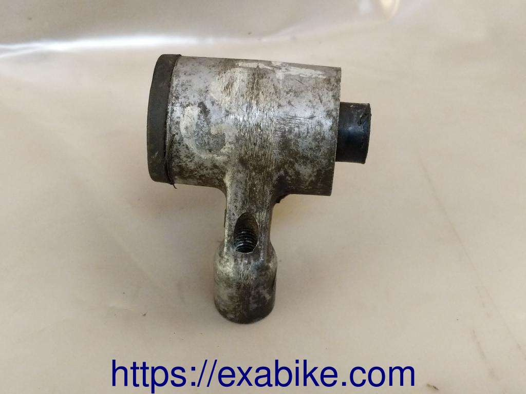 engine fixation Kawasaki GPX 750 - photo 2