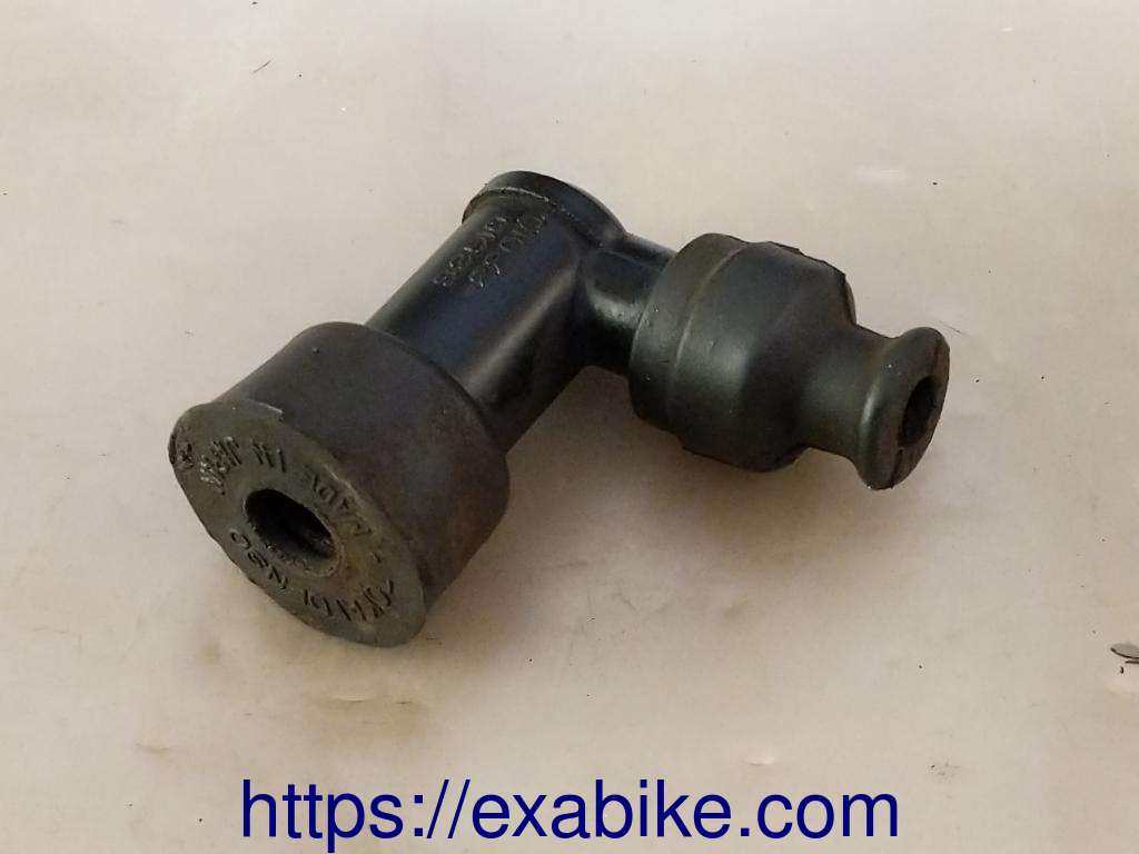 spark plug cap Suzuki GS 500 - photo 1