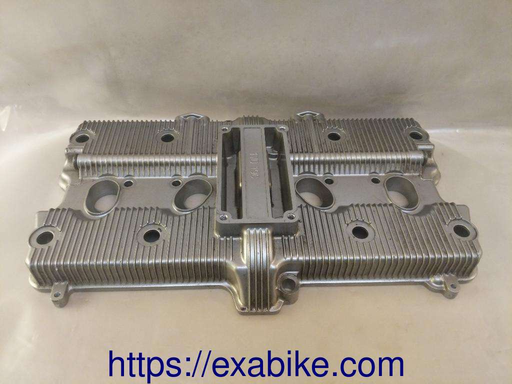 cylinder head cover Suzuki 600 Bandit - photo 2