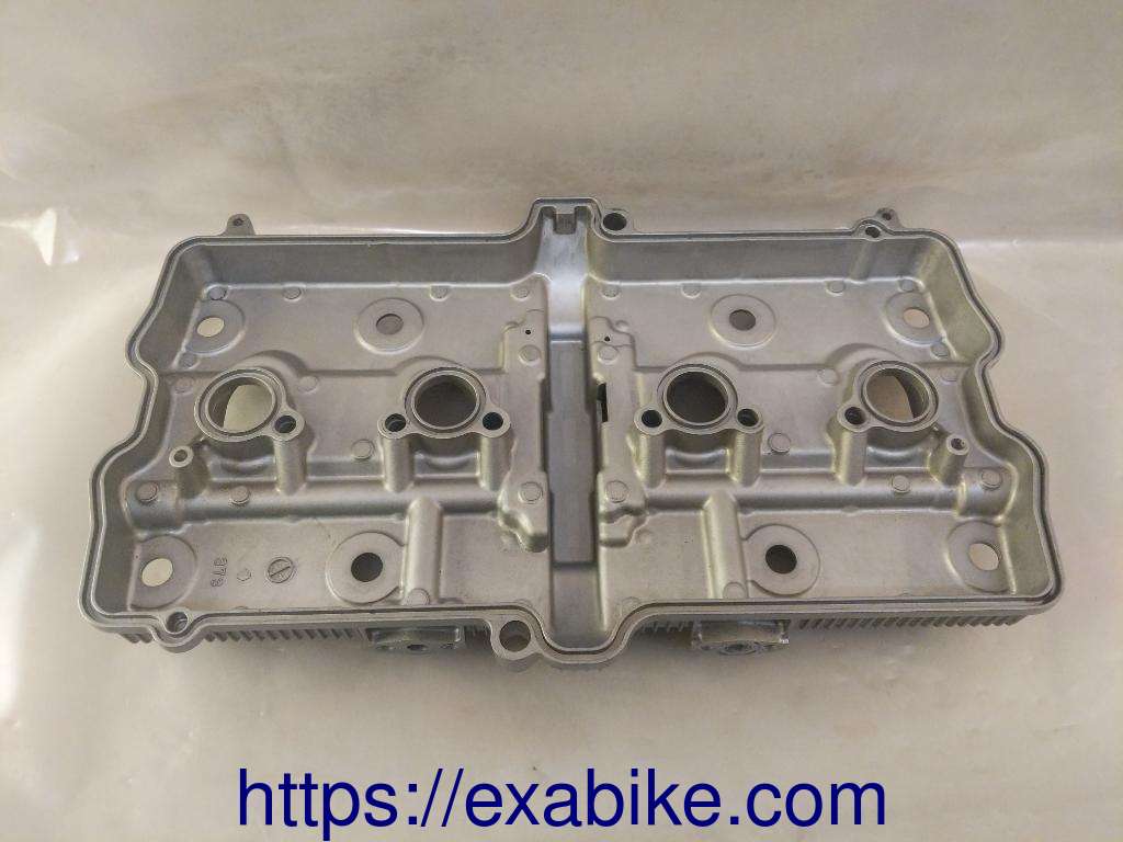cylinder head cover Suzuki 600 Bandit - photo 3
