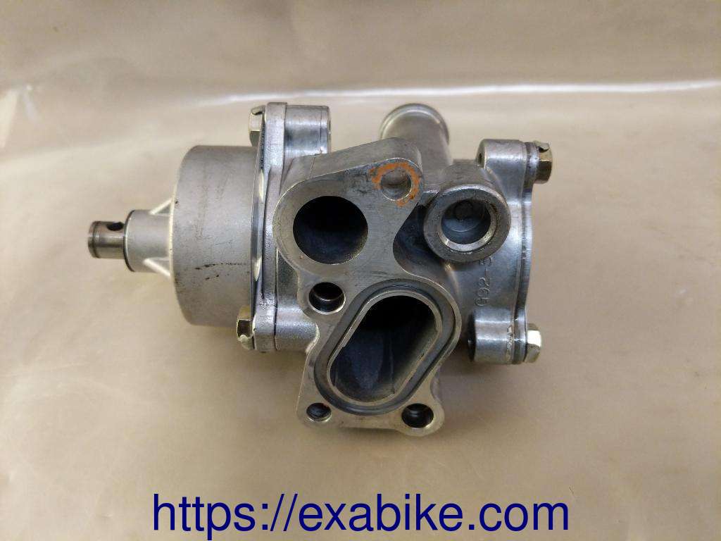 oil pump Suzuki 600 Bandit - photo 2