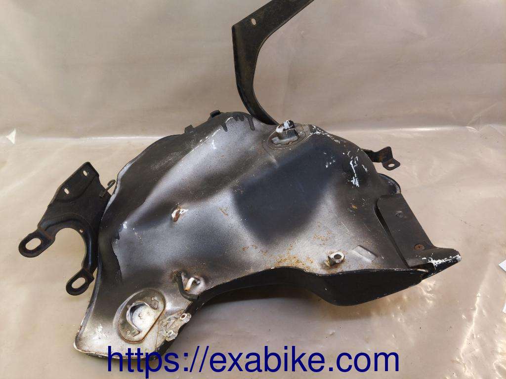 1/2 fuel tank Suzuki DR 750 - photo 3