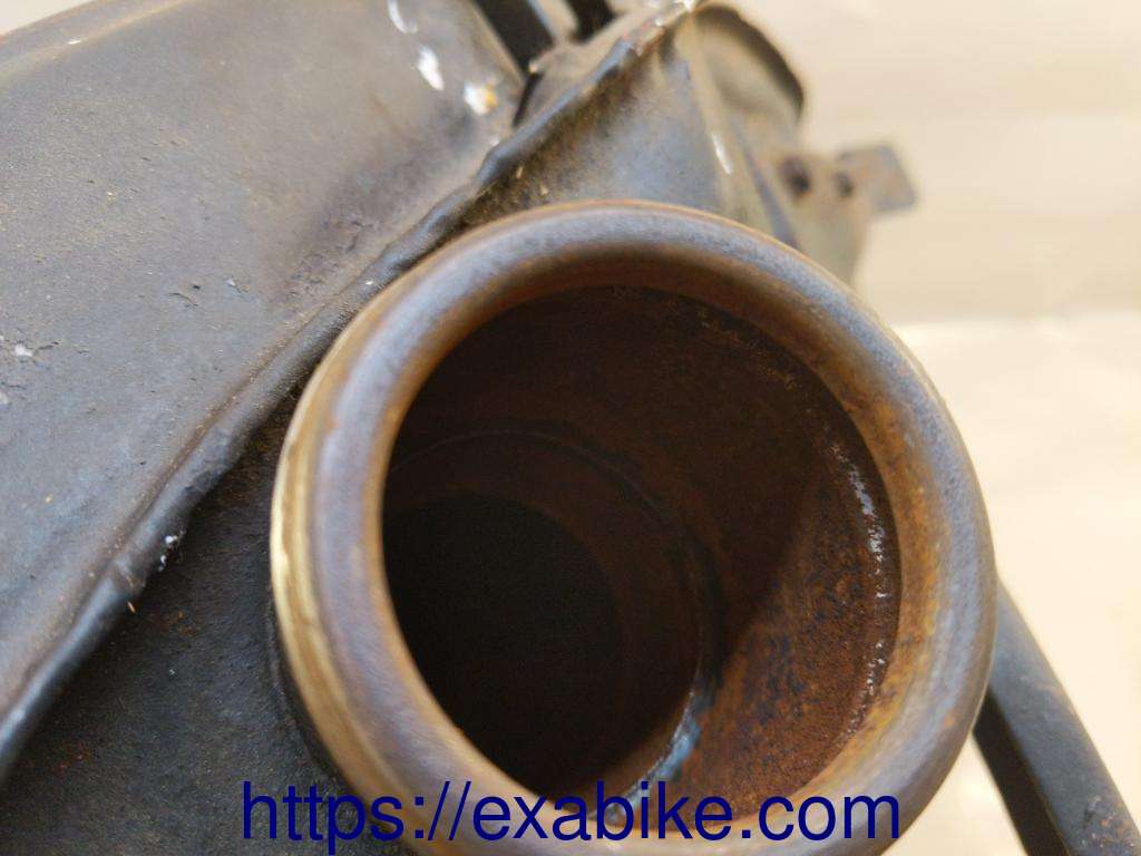 1/2 fuel tank Suzuki DR 750 - photo 4