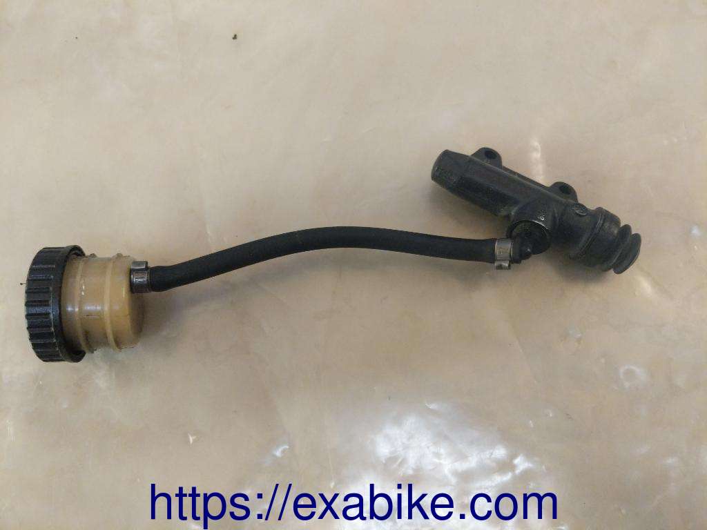rear master cylinder BMW R1100R - photo 1