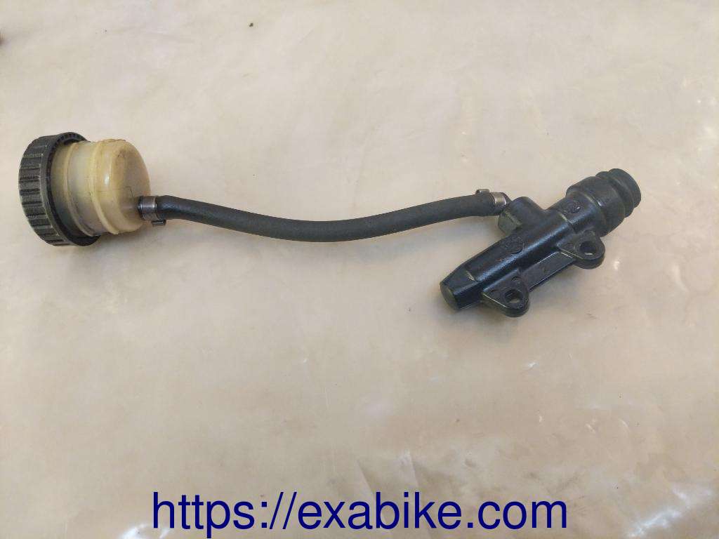 rear master cylinder BMW R1100R - photo 2