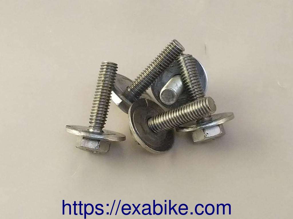 screw Suzuki GSXR 750 - photo 1