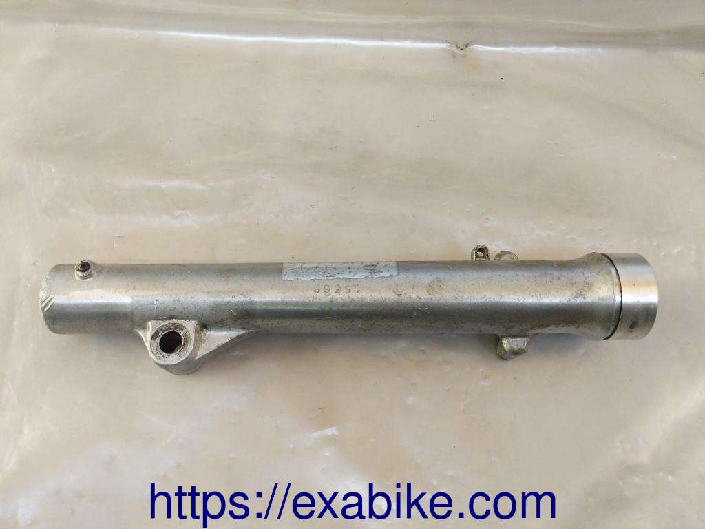 lower fork case, right Kawasaki KLE 500 - photo 1