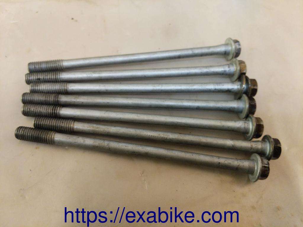cylinder head bolts Kawasaki KLE 500 - photo 1