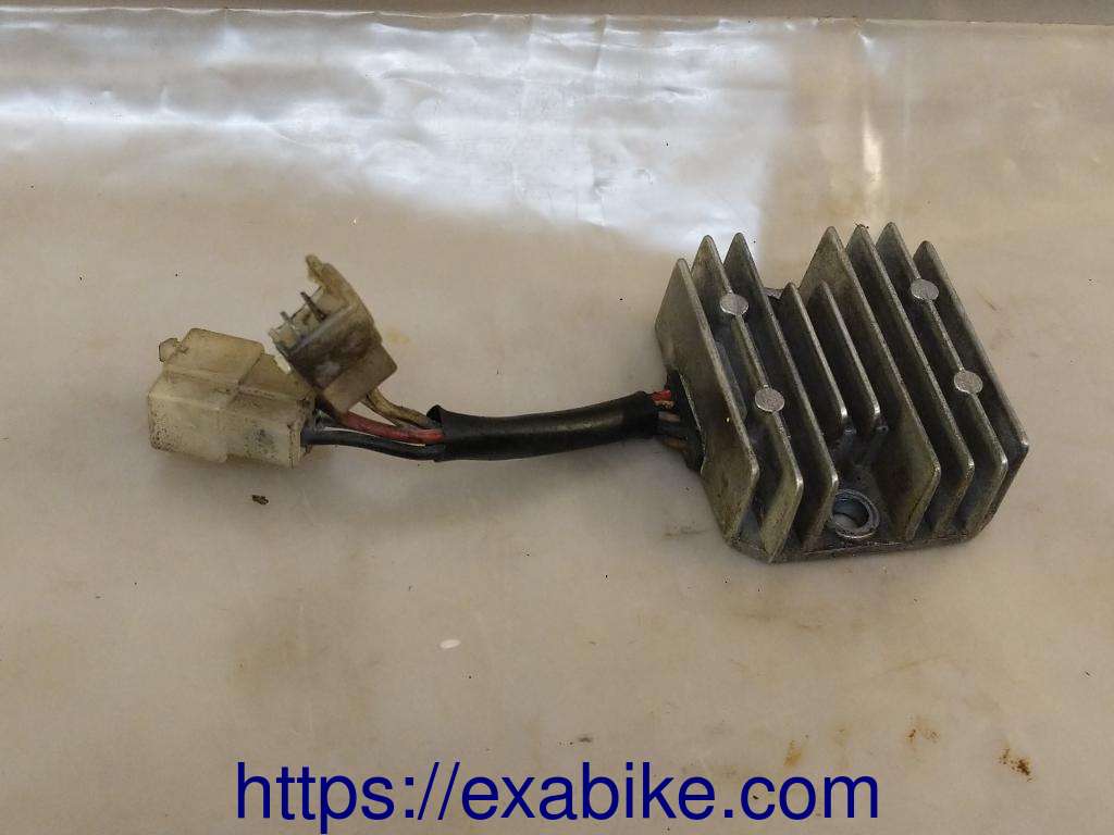 voltage regulator Yamaha SR 250 SE - photo 1
