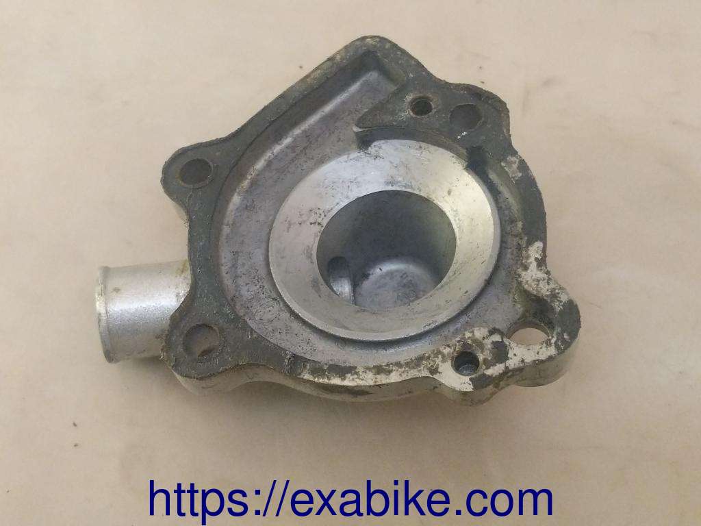 water pump cover Yamaha YZ 80 - photo 2