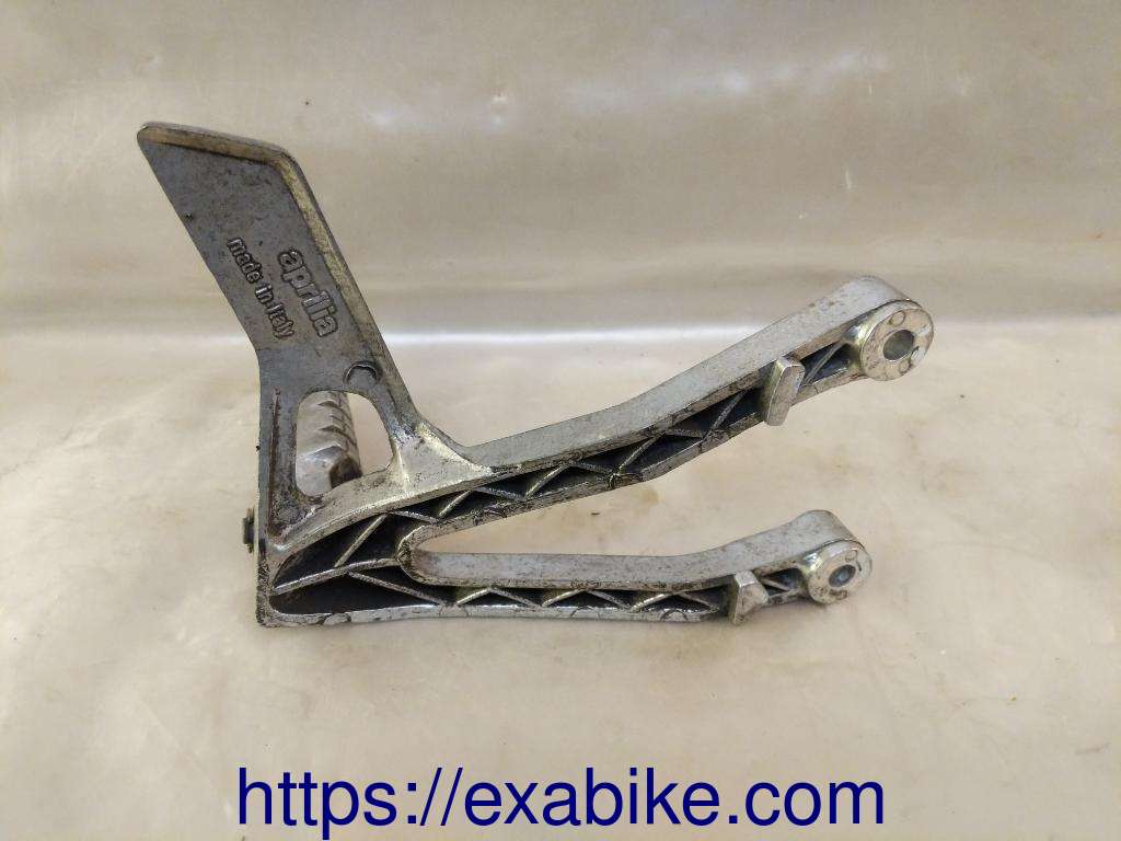 platine repose-pied arrière gauche Aprilia 125 AF1 - photo 2