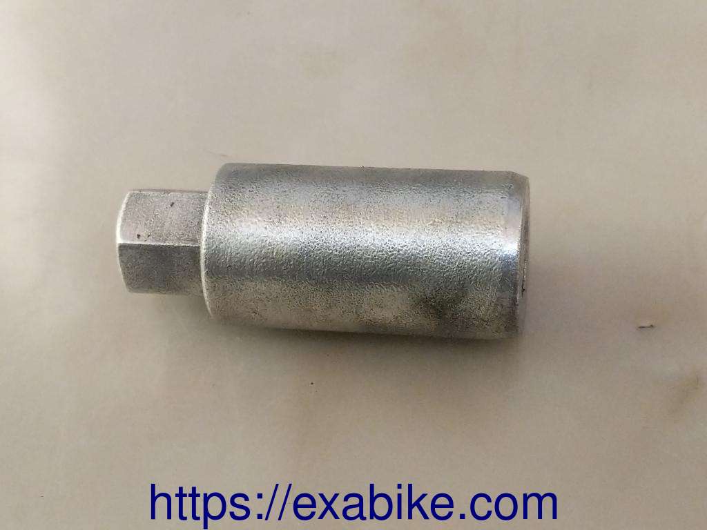 special nut Yamaha XT 600 - photo 1