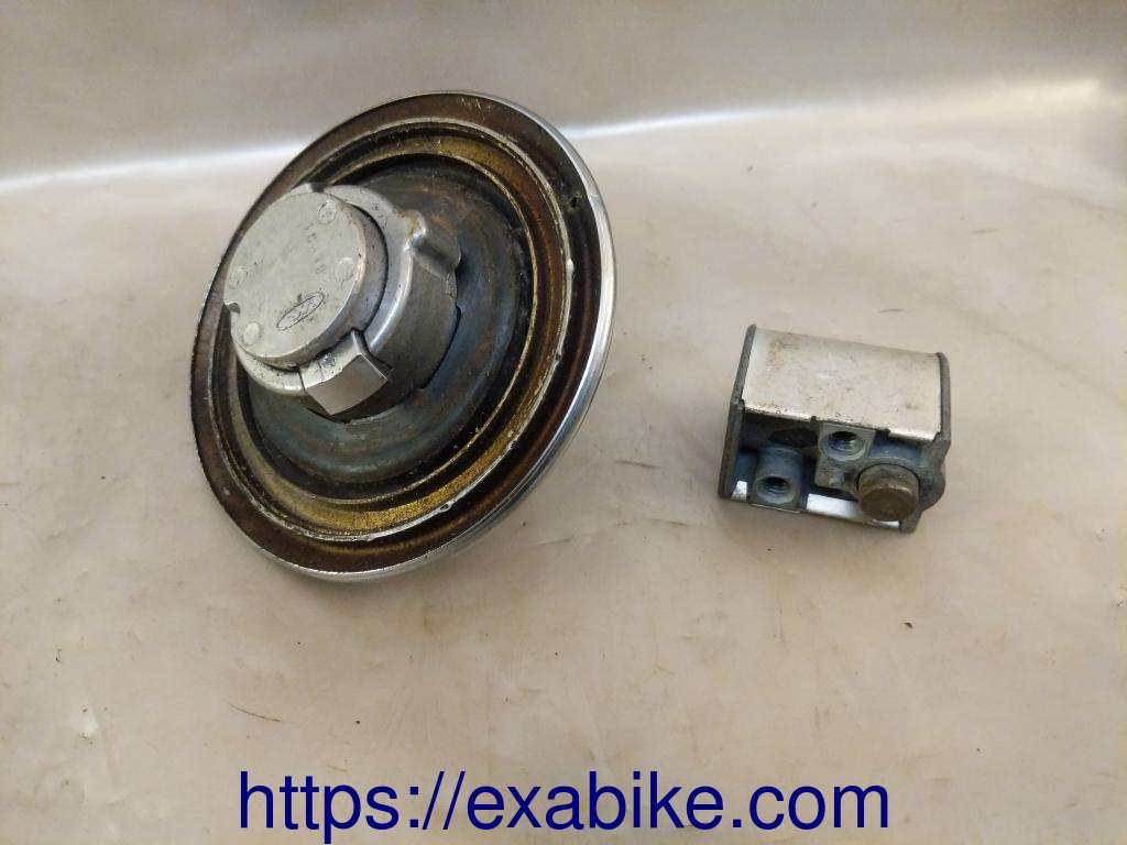 fuel tank cap Honda CM 125 C - photo 2