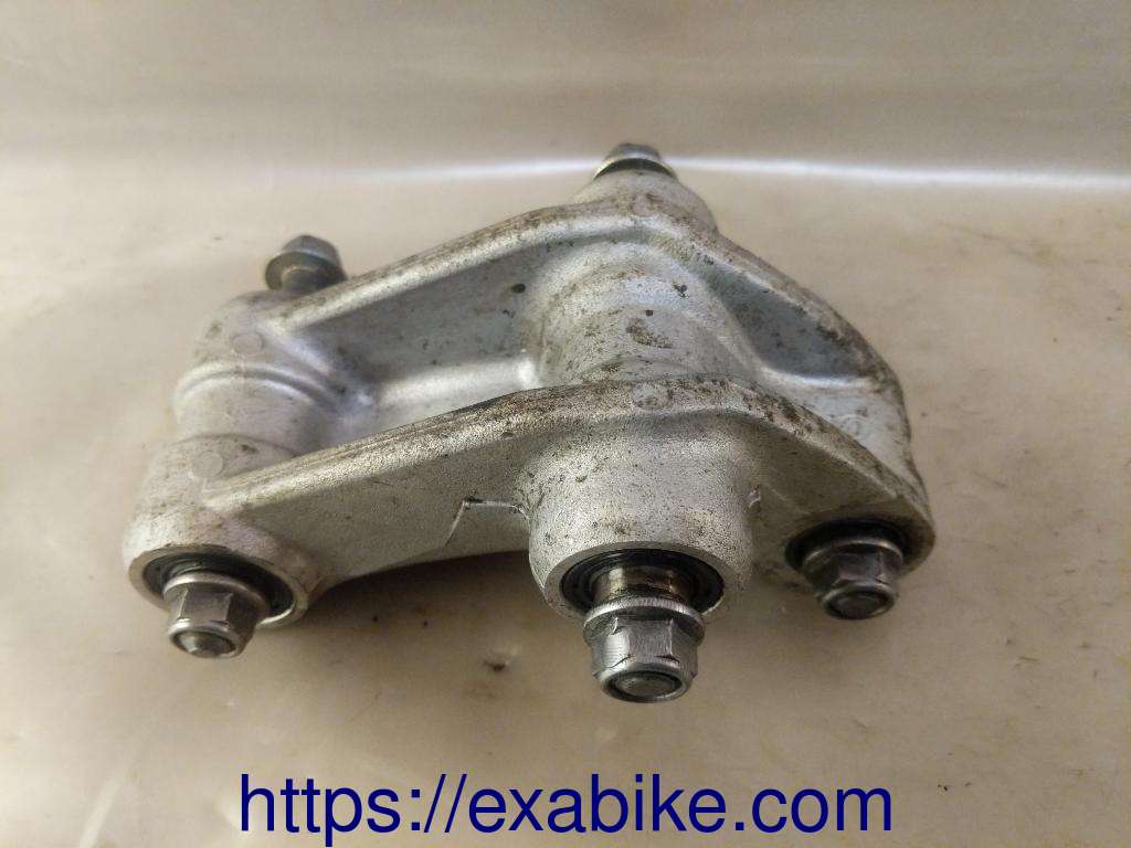 swingarm connecting Honda CBR1000F - photo 1