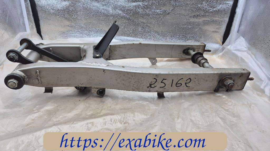 swingarm Suzuki GSE 500 - photo 1