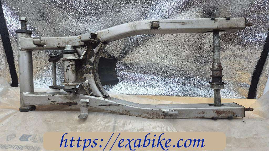 swingarm Suzuki GSE 500 - photo 2