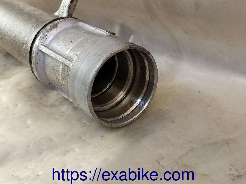 lower fork case, left Suzuki TSR 125 - photo 2