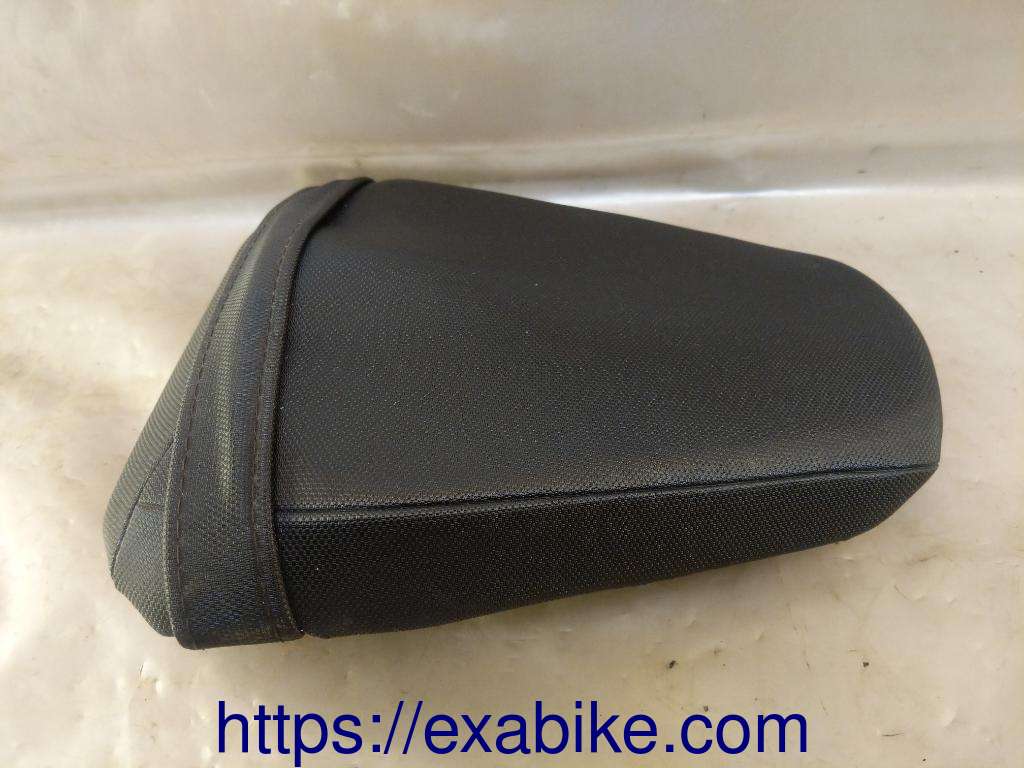seat, rear Suzuki GSXR 1000 - photo 2