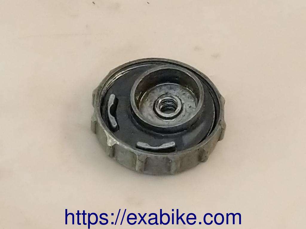 carburetor top cap Honda XL 125 - photo 2
