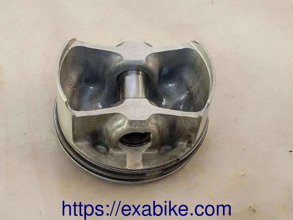 piston Suzuki GSXR 750 - photo 3