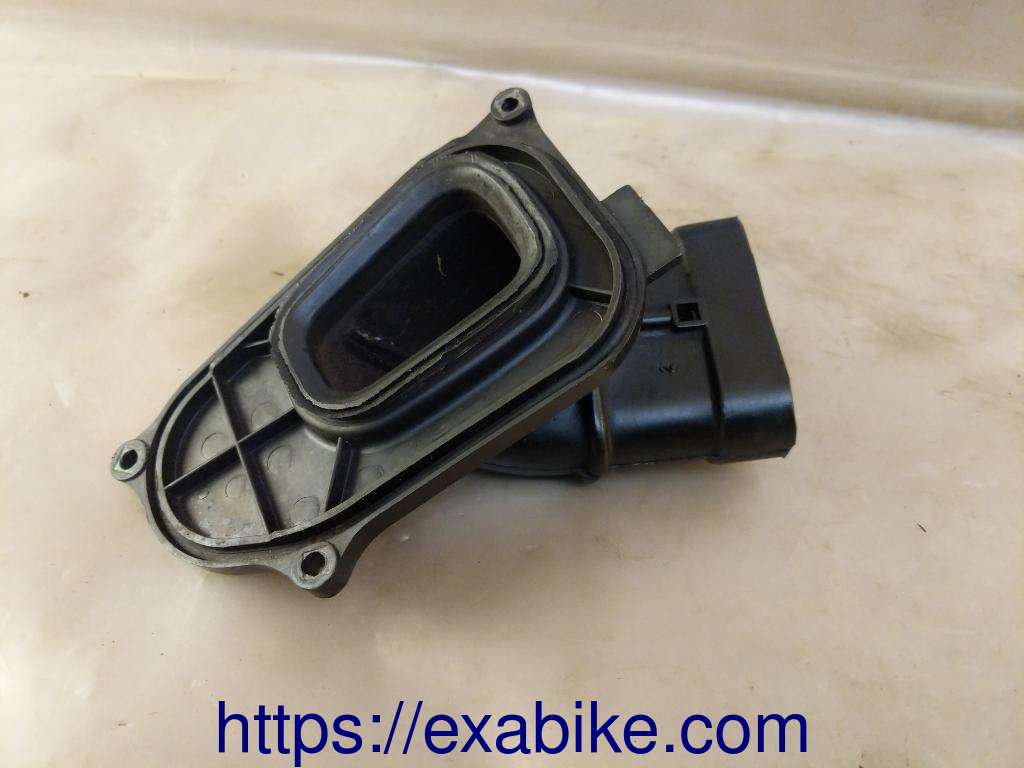 air cleaner box cover Honda CBR1000F - photo 2