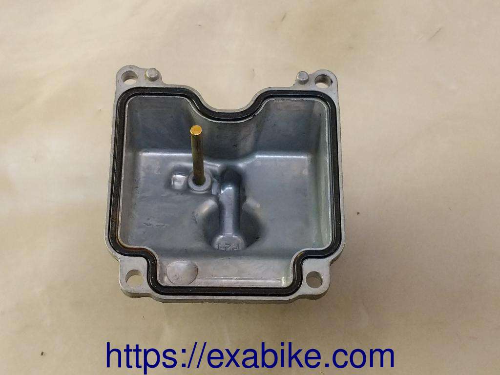 carburetor float chamber Yamaha YFM 400 - photo 3