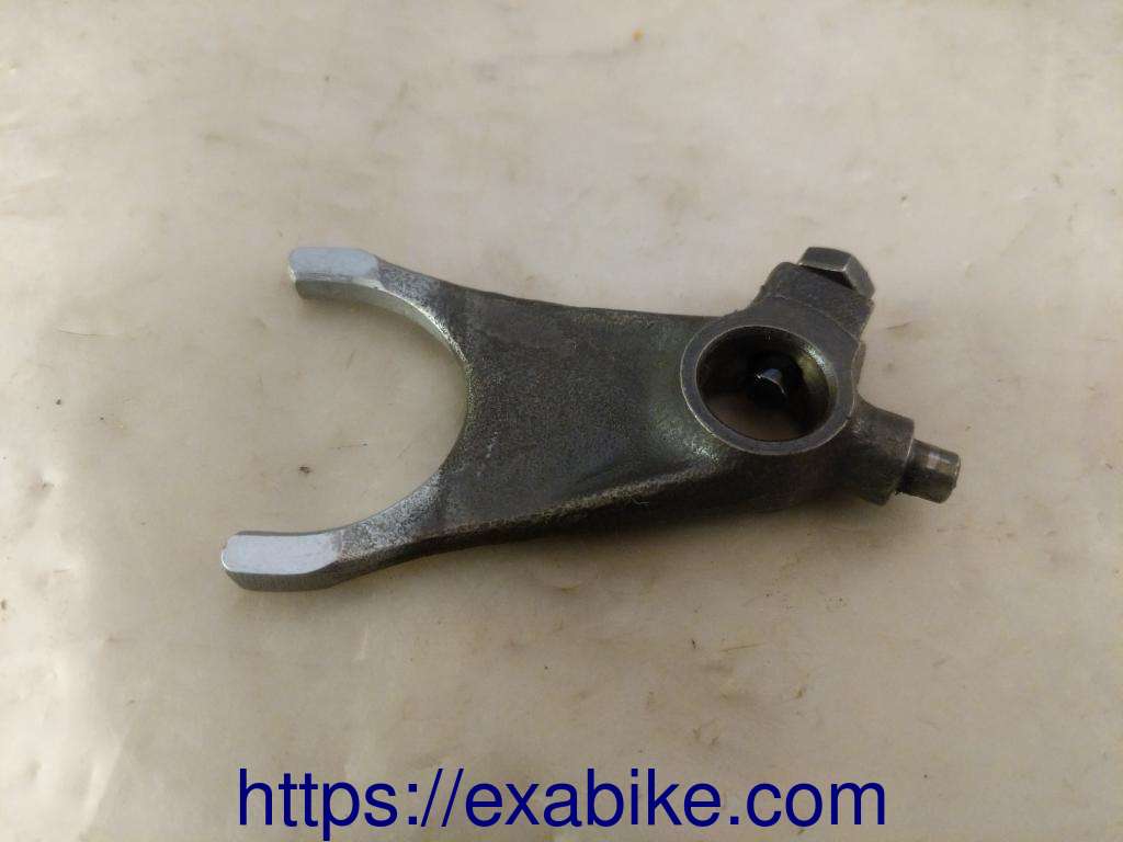 fourchette de boite milieu Honda XLR 600 - photo 1