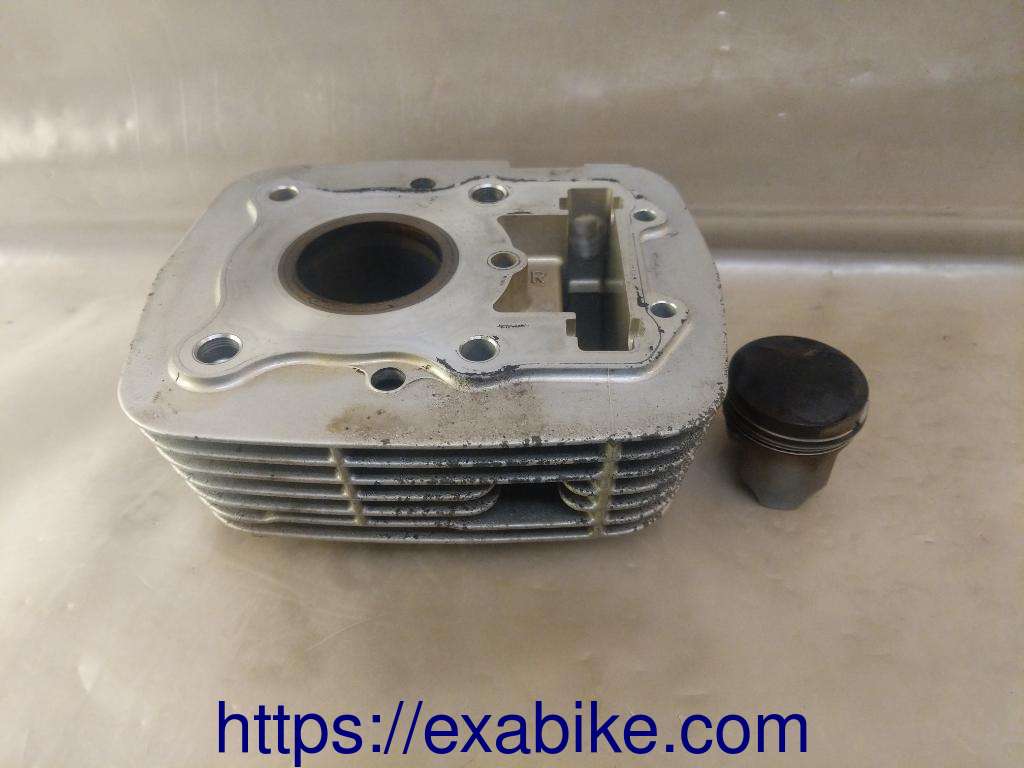 cylindre avant Suzuki VL 125 Intruder  - photo 1