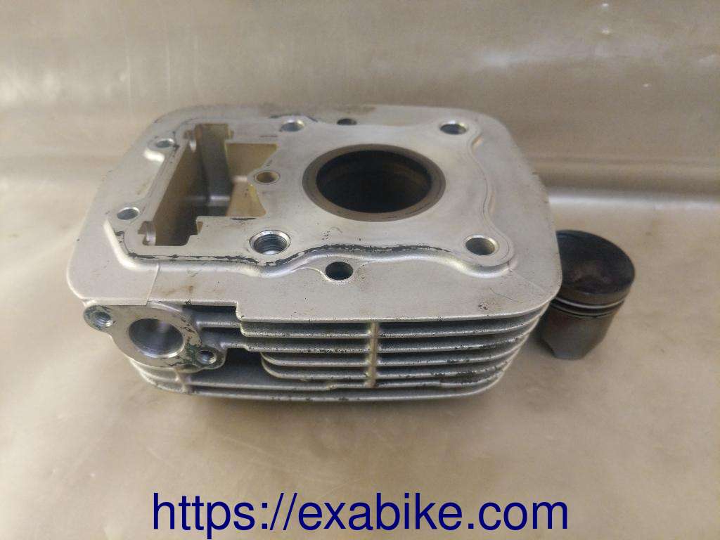 cylindre avant Suzuki VL 125 Intruder  - photo 2