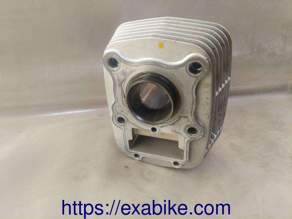 cylindre avant Suzuki VL 125 Intruder  - photo 3