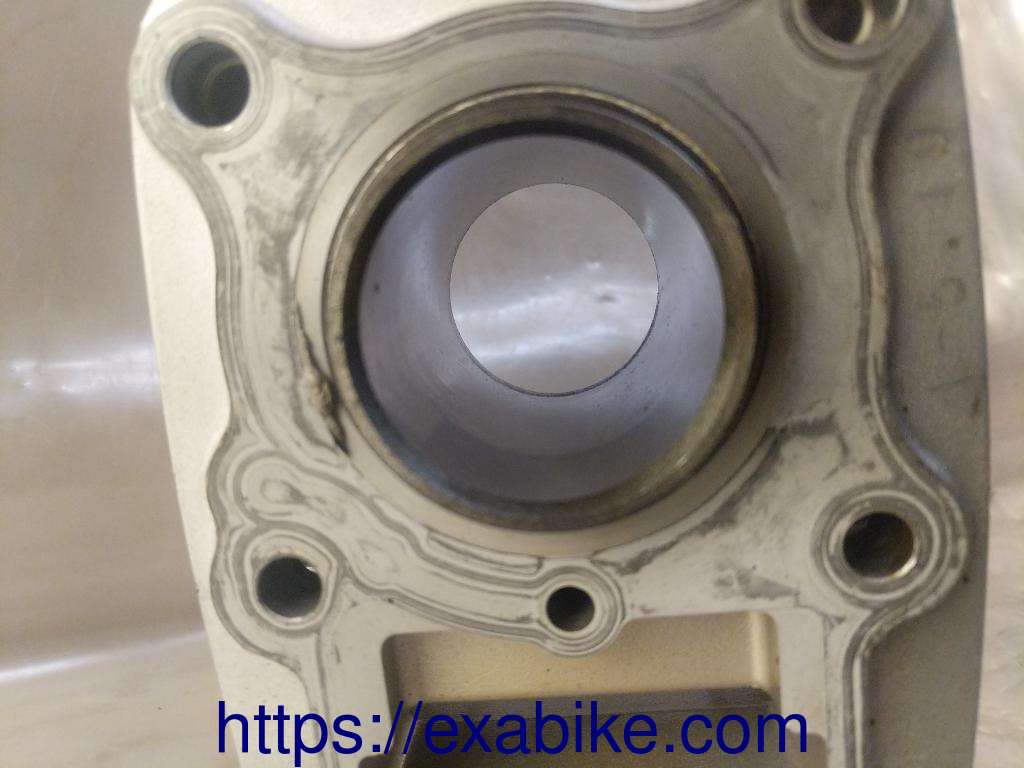 cylindre avant Suzuki VL 125 Intruder  - photo 4