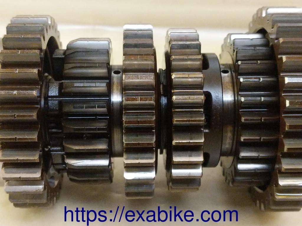 gearbox secondary shaft Honda CBR1000F - photo 2