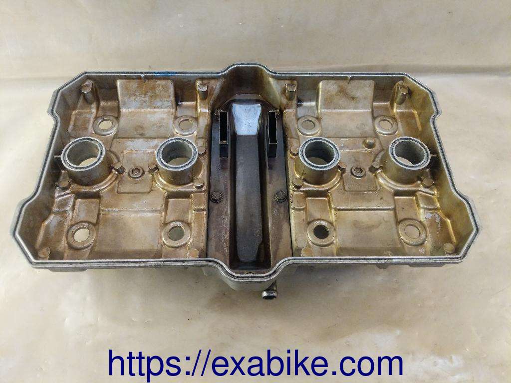 cylinder head cover Honda CBR1000F - photo 2