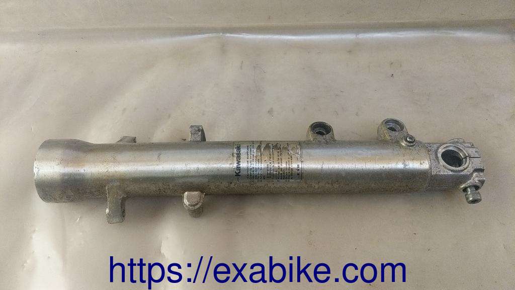 lower fork case, left Kawasaki GTR 1000 - photo 1