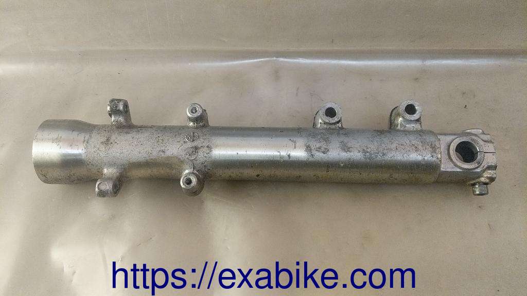 lower fork case, right Kawasaki GTR 1000 - photo 2