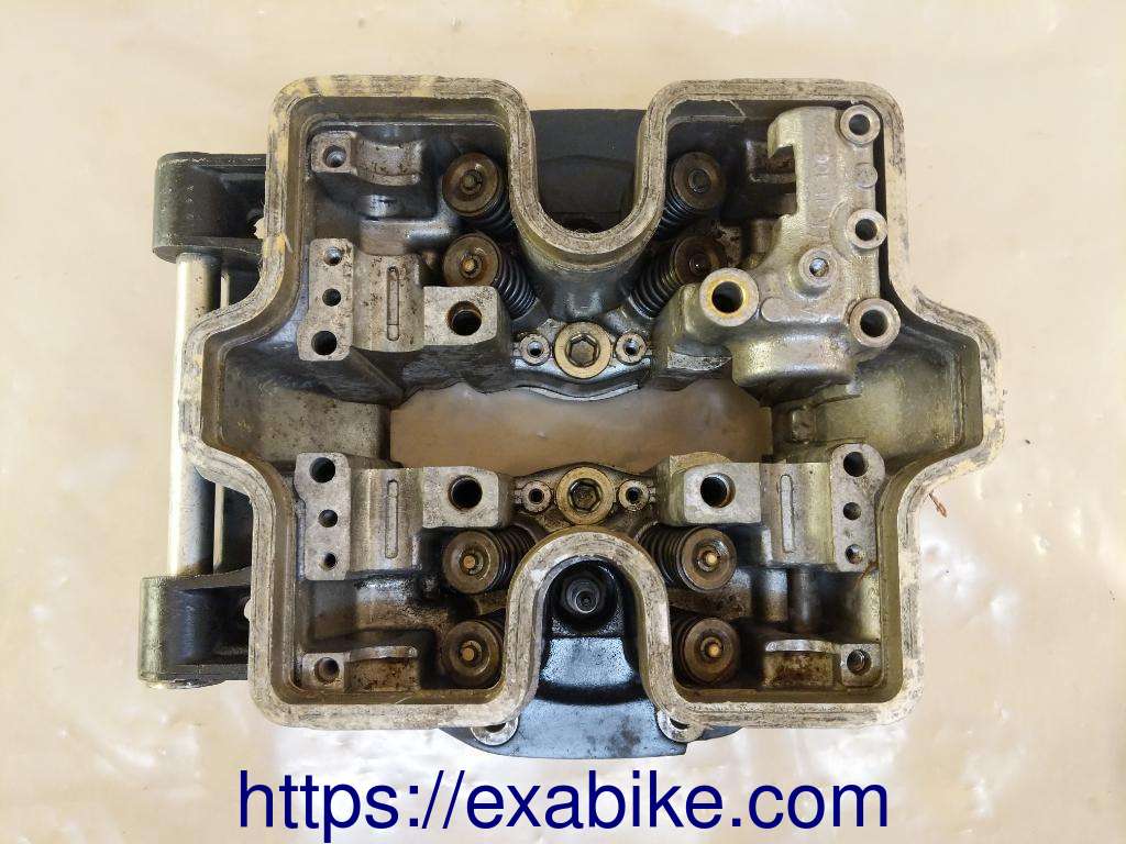 cylinder head without camshaft Honda VF750F - photo 2