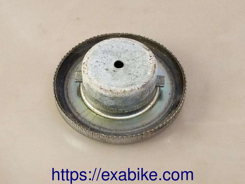 fuel tank cap Honda 125 SL - photo 2