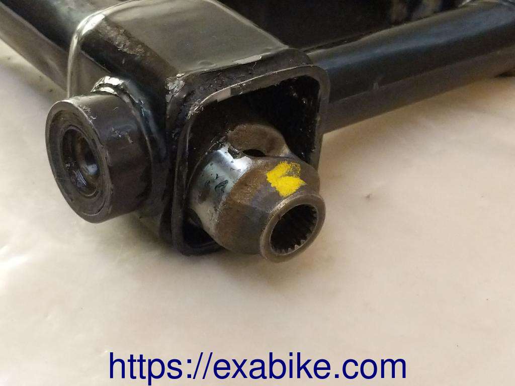 swingarm Honda GL 1100 Goldwing - photo 3