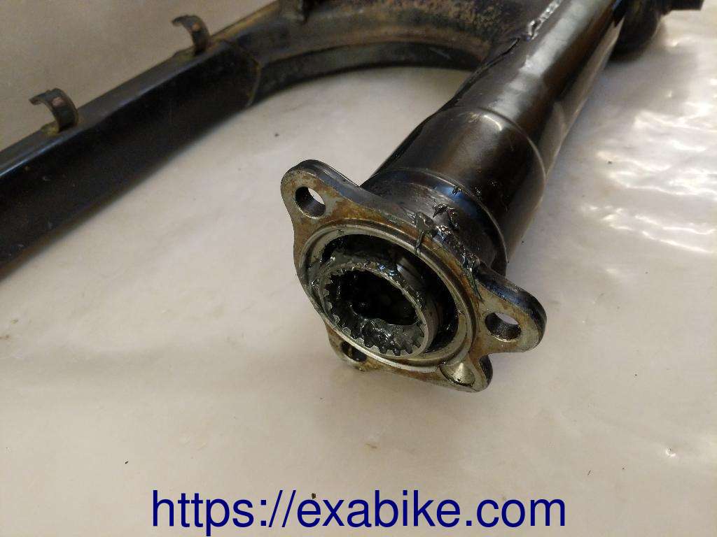 swingarm Honda GL 1100 Goldwing - photo 4