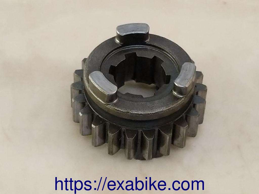 transmission gear Kawasaki KLR 600 - photo 1