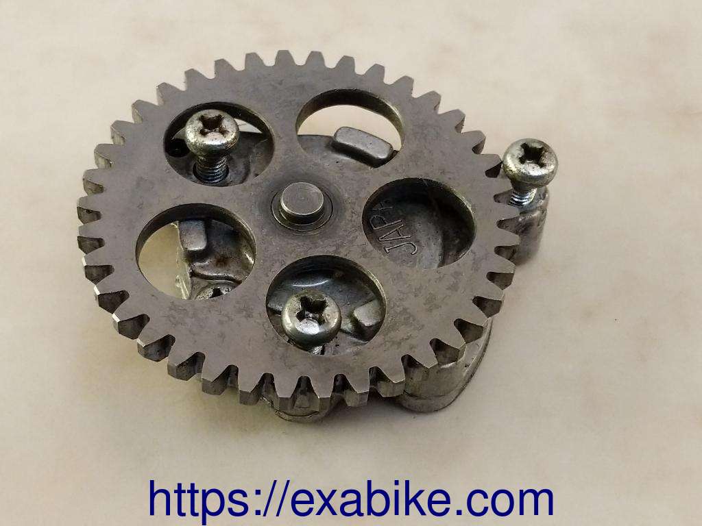 oil pump Kawasaki KLR 600 - photo 1