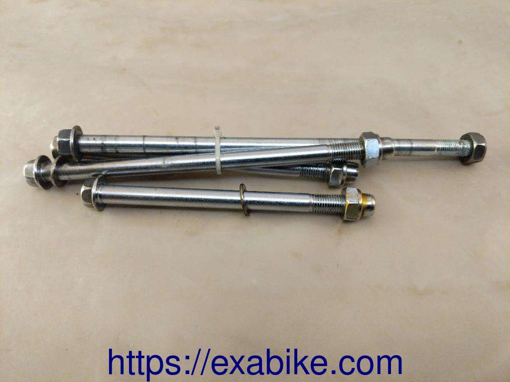 engine bolts Suzuki VS 1400 Intruder - photo 1